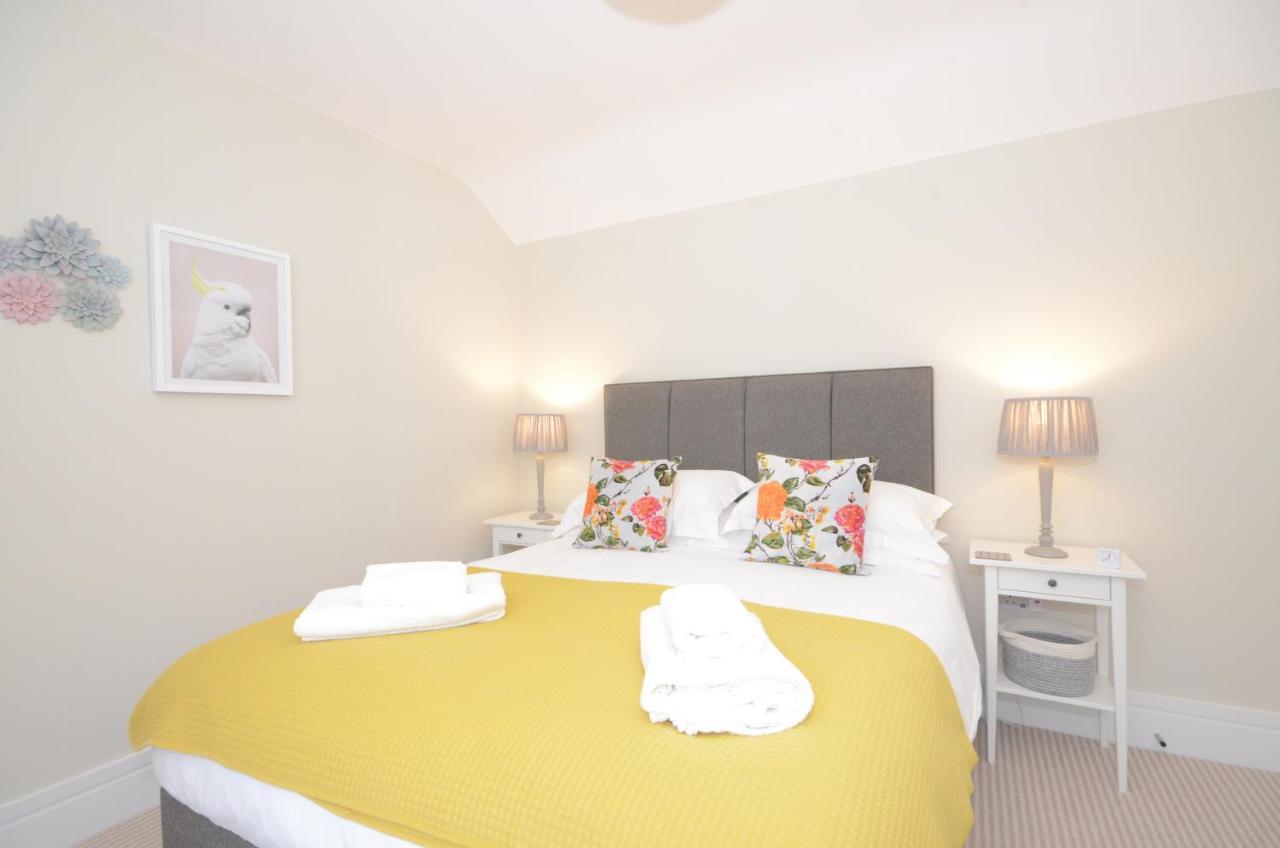 The Mews - 2 Bedroom Luxury, Spacious House With Free Parking Йорк Экстерьер фото